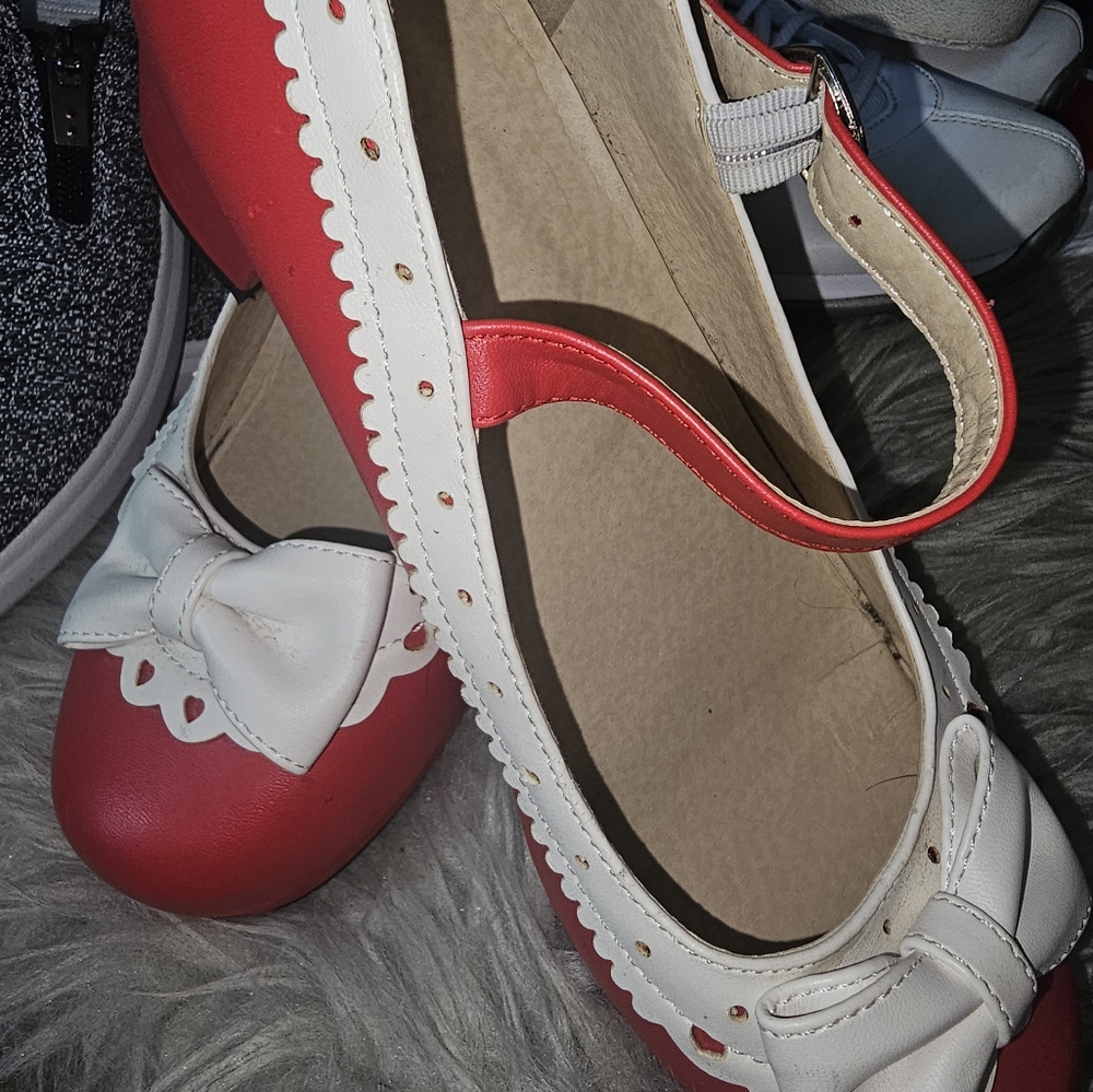 womens buckle mule